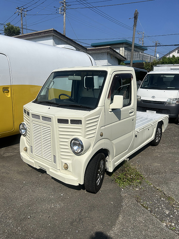 オール静岡キッチンカー協会が提供するキッチンカー作成の様子